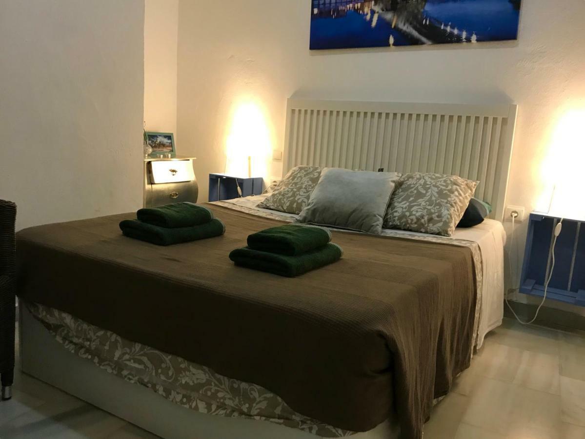 Santas Patronas Street Center Apartment Sevilla Exterior foto